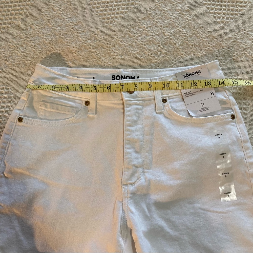 Sonoma Goods for Life White Denim Cuffed High Rise Shorts Women’s Size 8 NWT - Picture 4 of 10